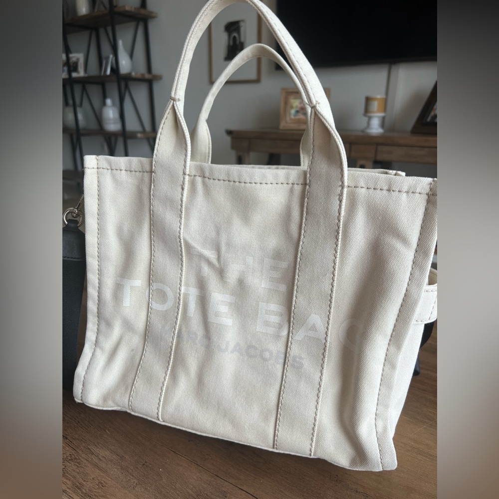 Marc Jacobs small tote in color beige